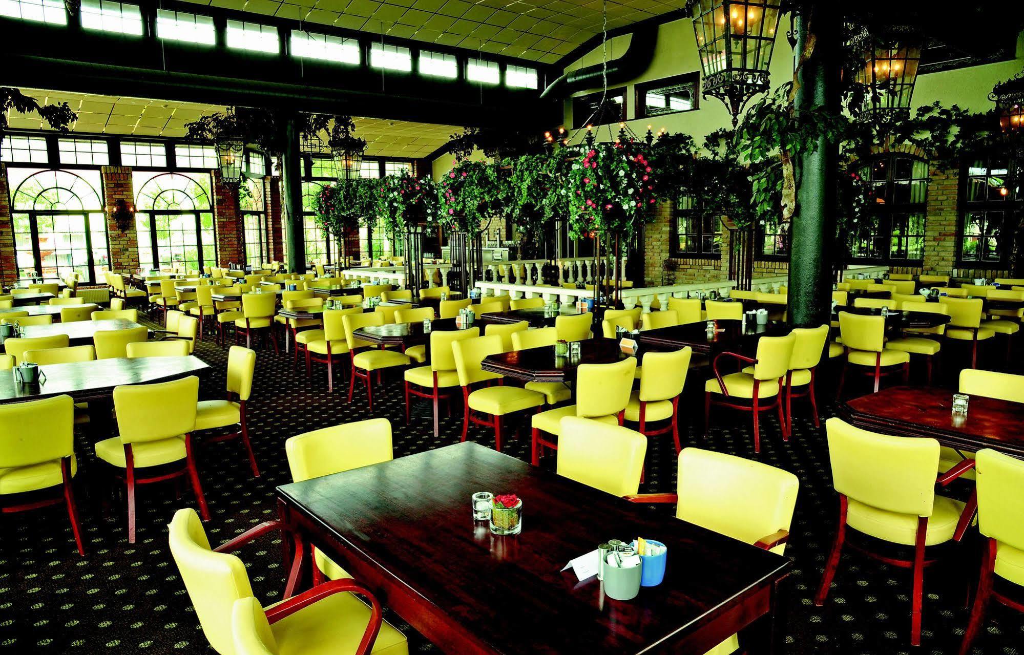 Dorf Wangerland Hotel Schillig Bagian luar foto